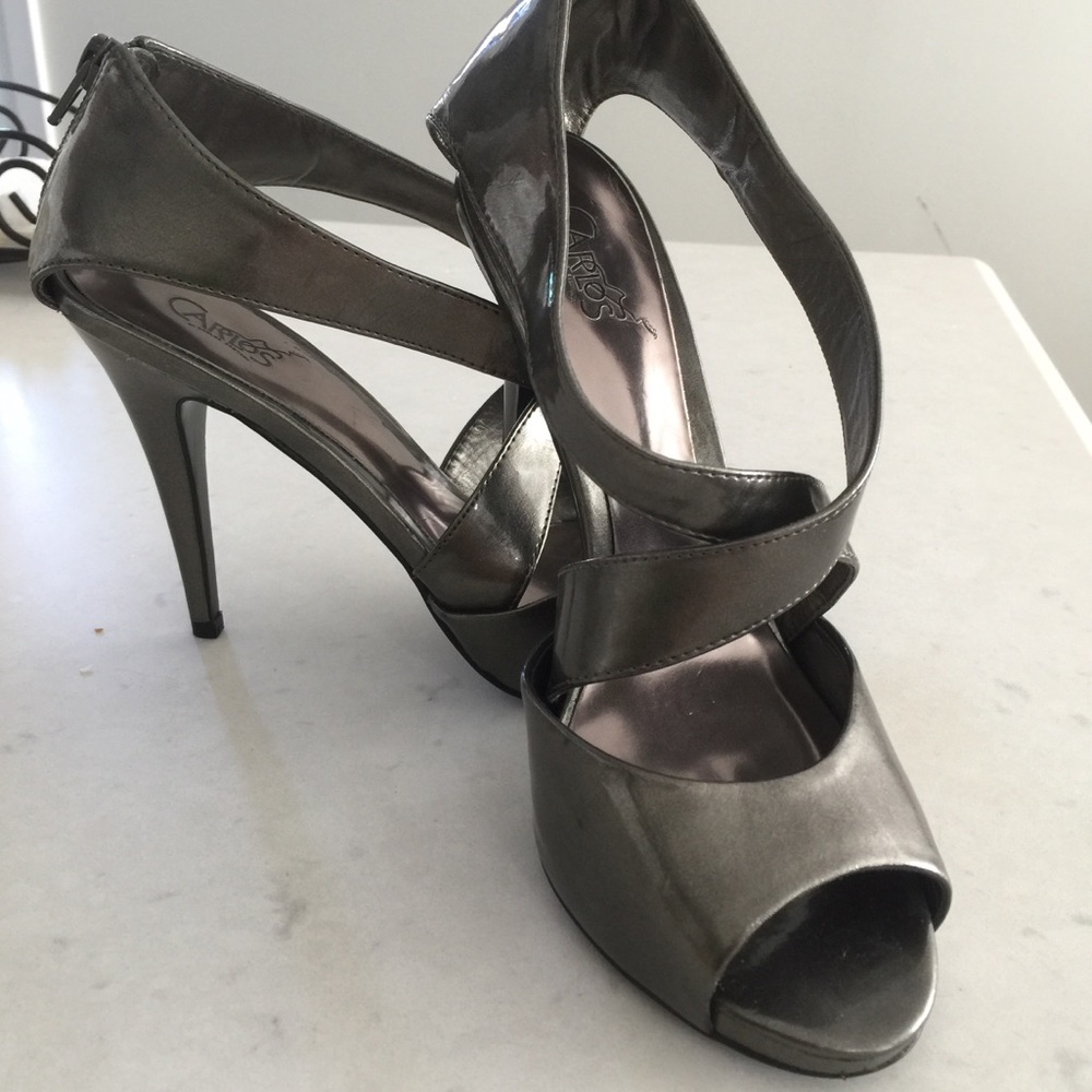 SEXY Carlos Santana Pewter Stilettos Grey Heels
